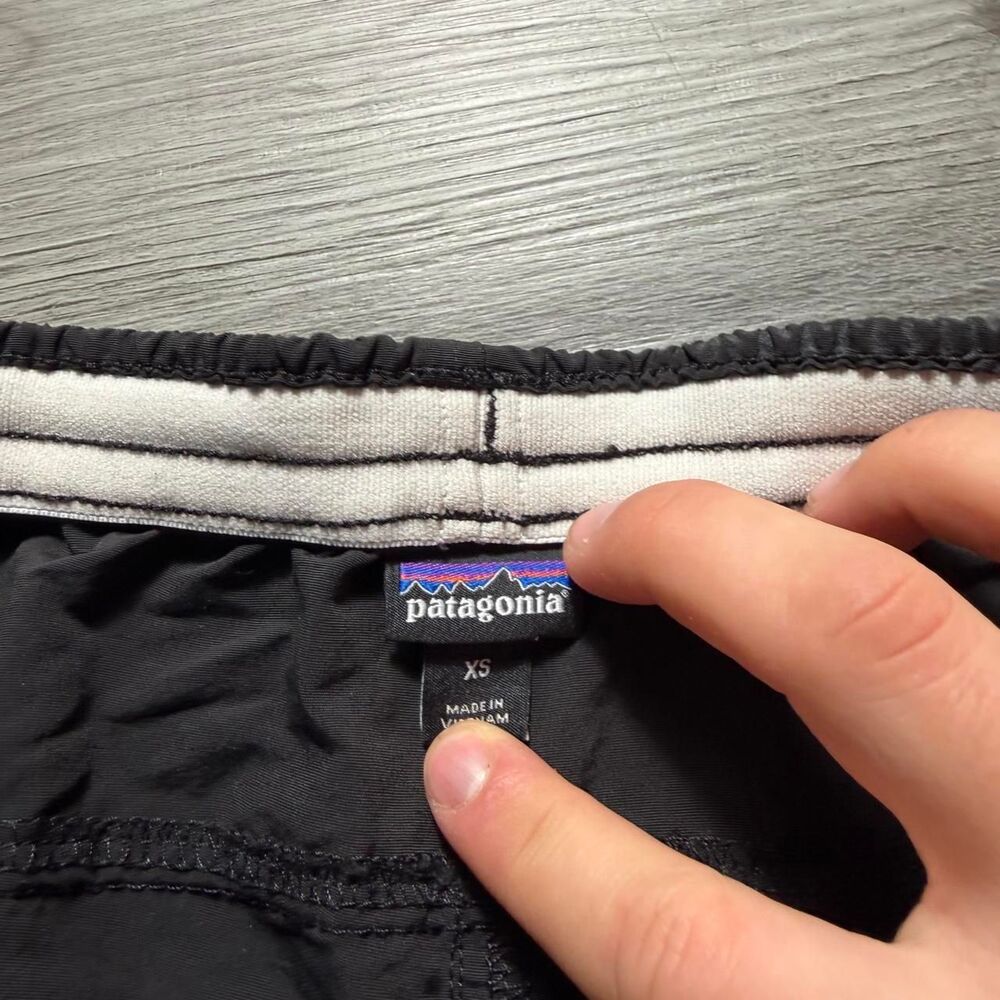 Patagonia Women's Black and Grey Shorts - Picture 6 of 6